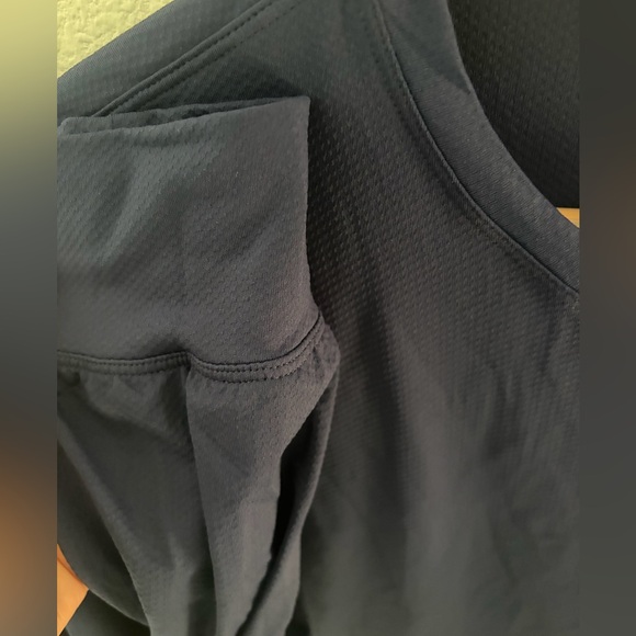 Lululemon Athletica Deep Blue Crop Top - Picture 4 of 5